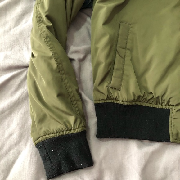GARAGE THE MUST-HAVE BOMBER JACKET (ARMY GREEN) - Picture 8 of 10